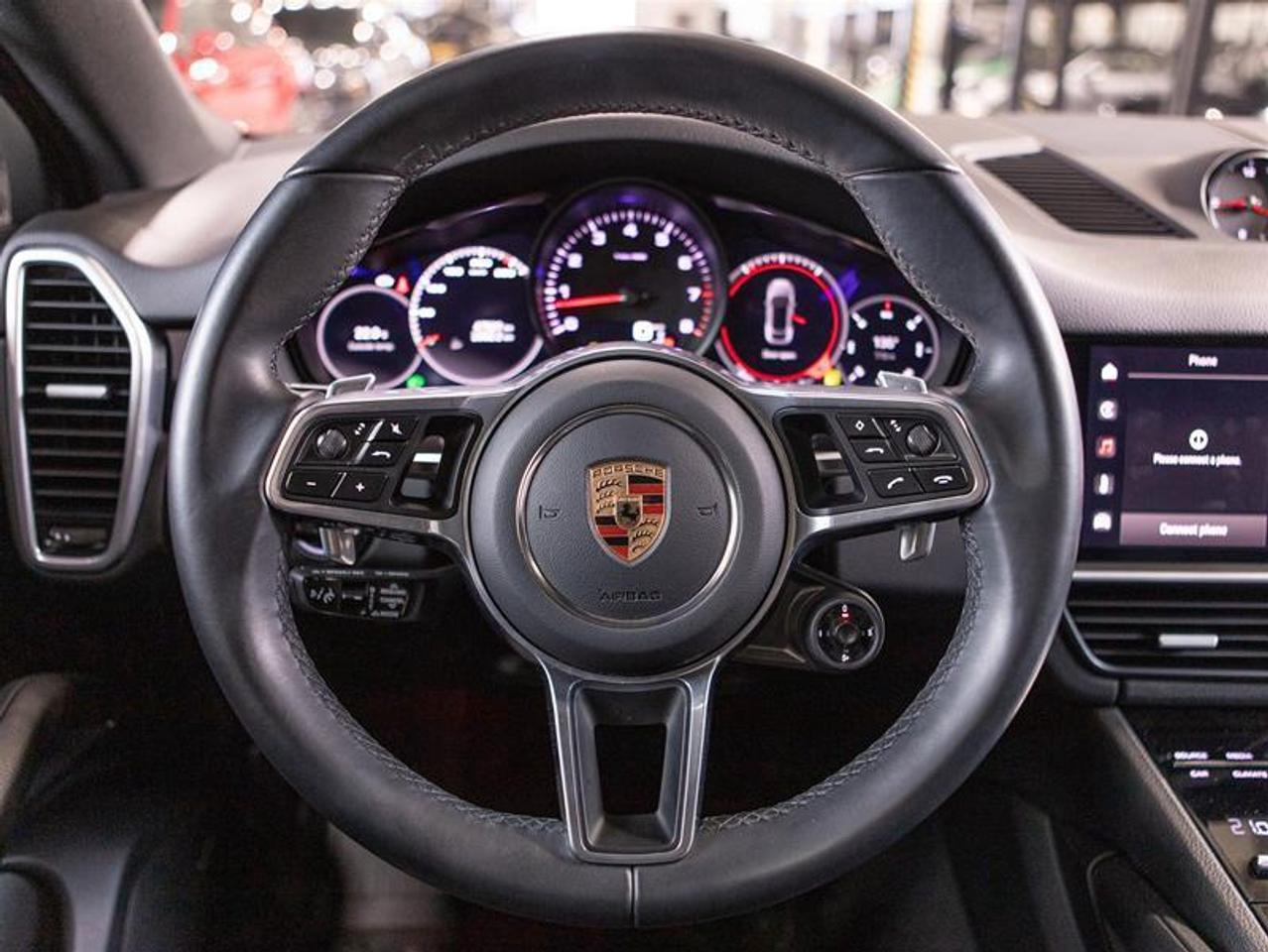 2023 Porsche Cayenne Platinum Edition Photo