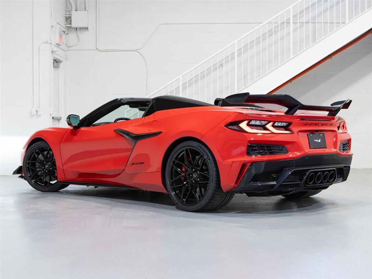 2025 Chevrolet Corvette Z06 Convertible 2LZ Photo2
