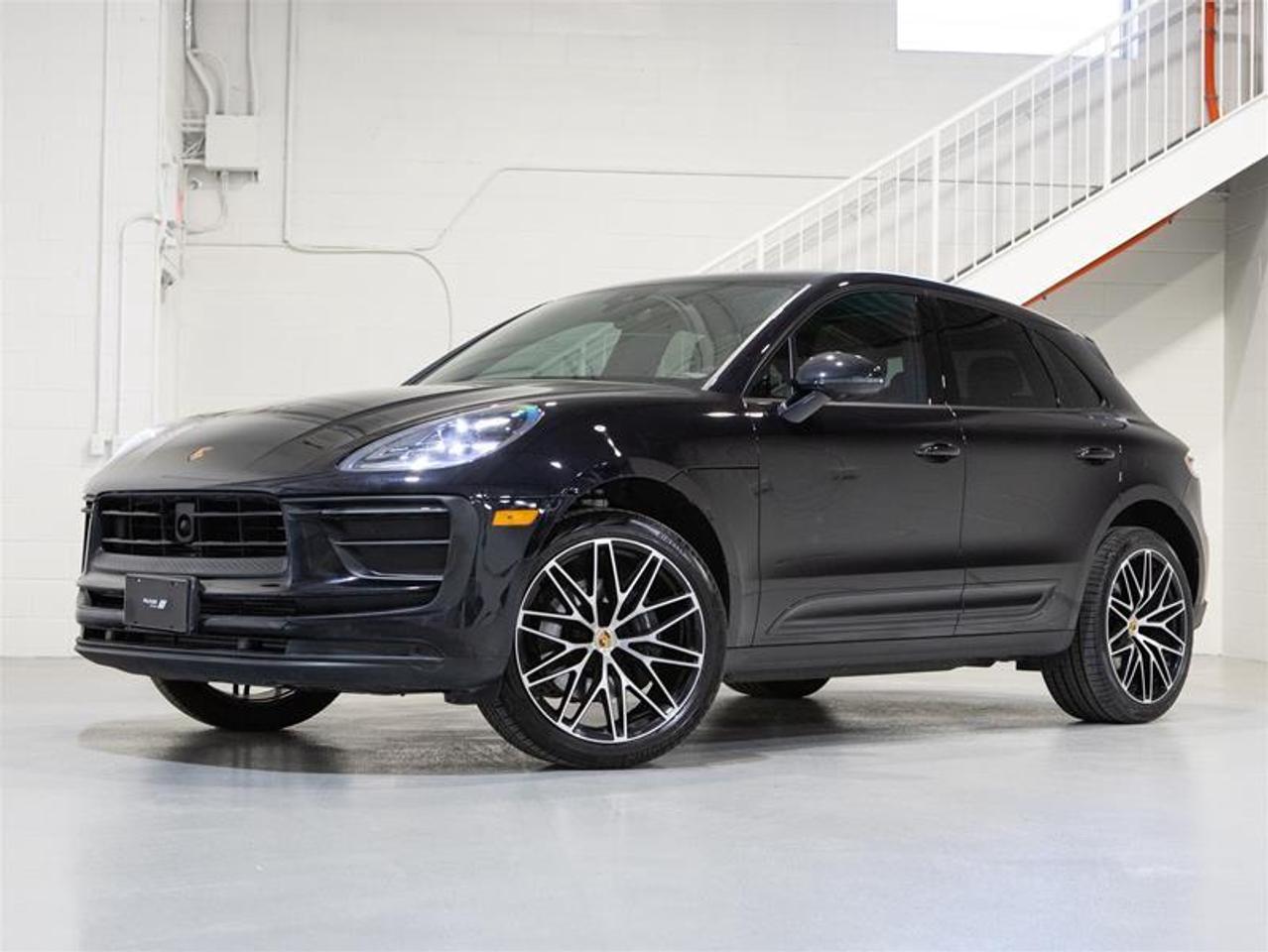 2025 Porsche Macan AWD Photo0