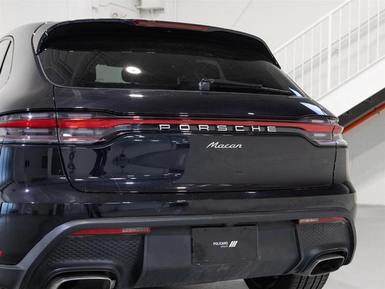 2025 Porsche Macan AWD Photo