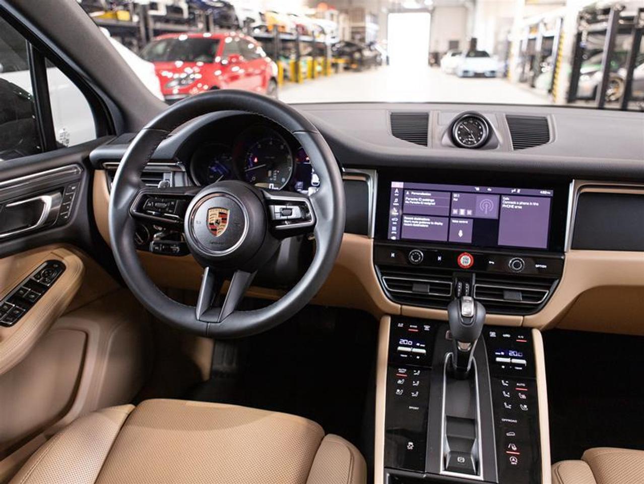 2025 Porsche Macan AWD Photo
