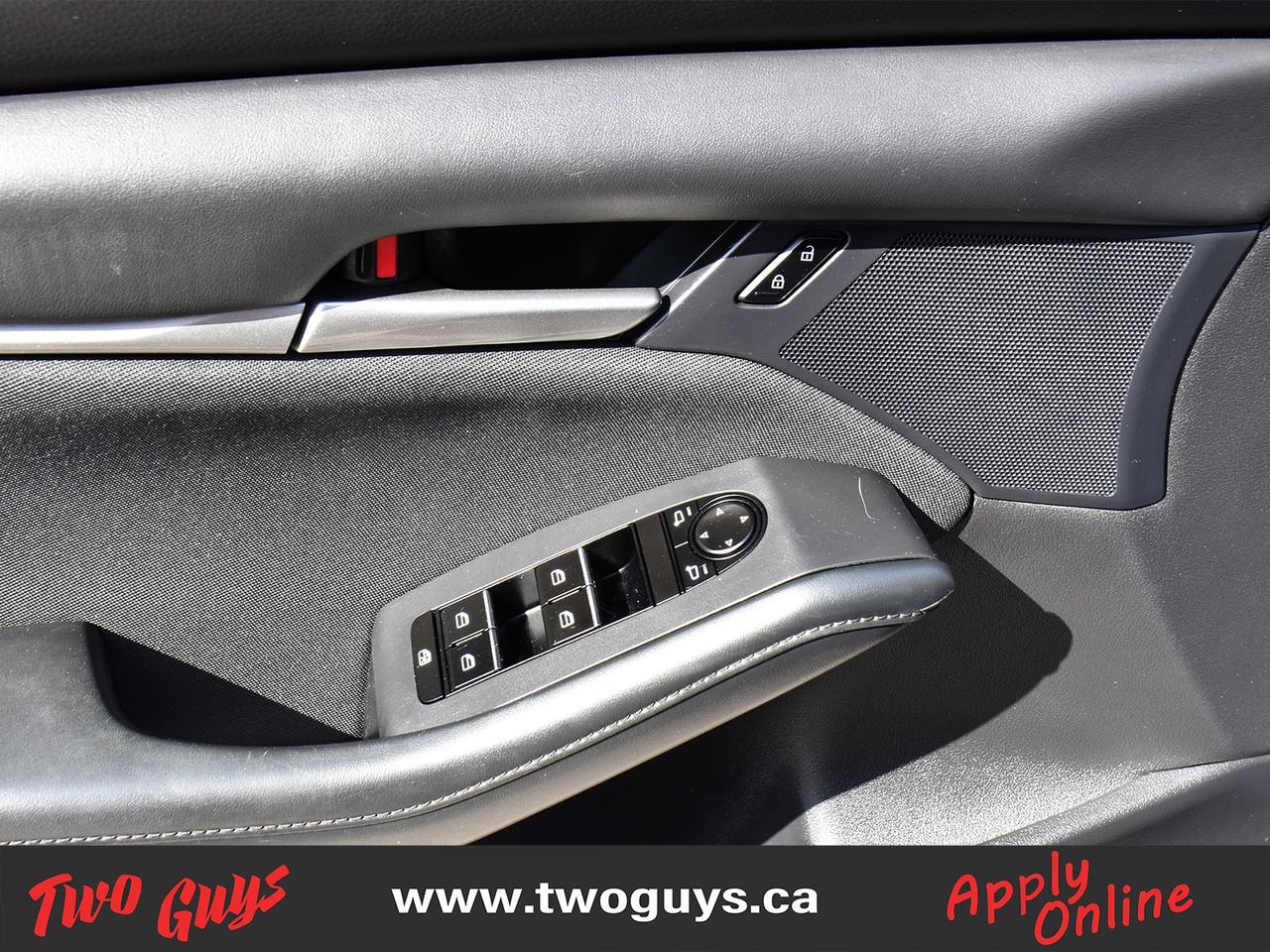 2023 Mazda MAZDA3 GX Auto FWD Back Up Camera Heated Front Seats Photo