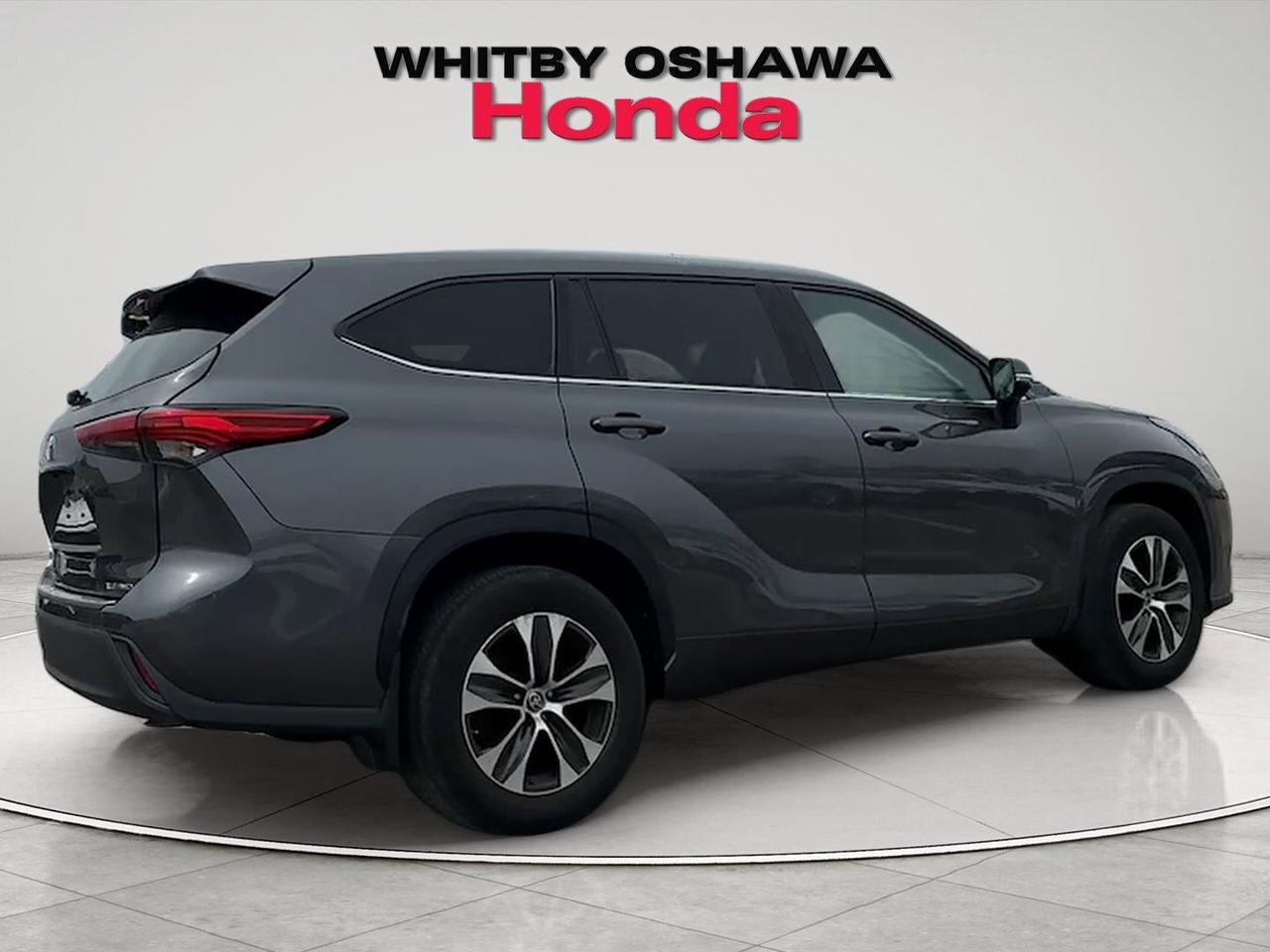 2021 Toyota Highlander XLE AWD Photo