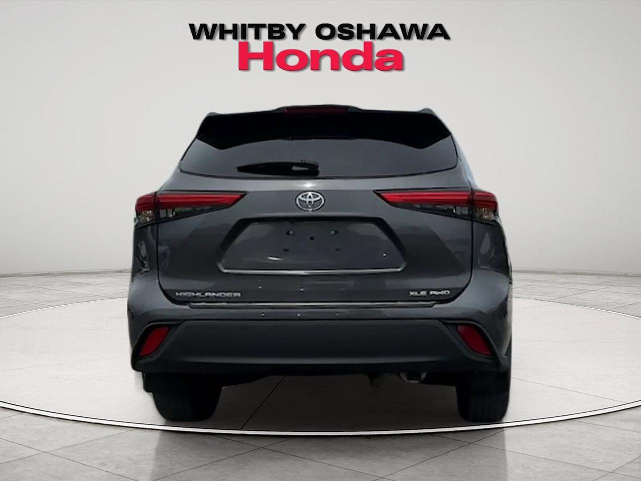 2021 Toyota Highlander XLE AWD Photo