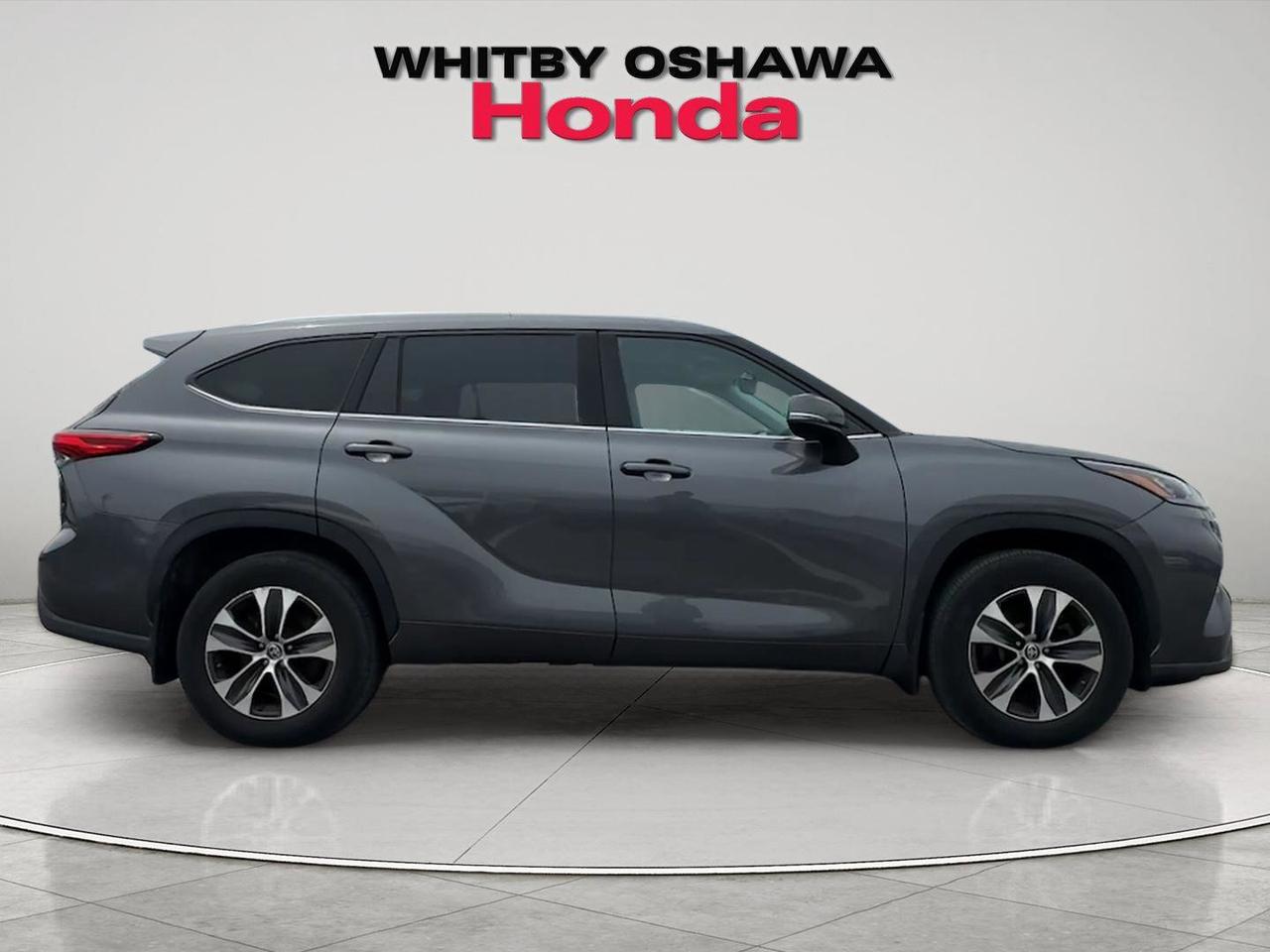 2021 Toyota Highlander XLE AWD Photo