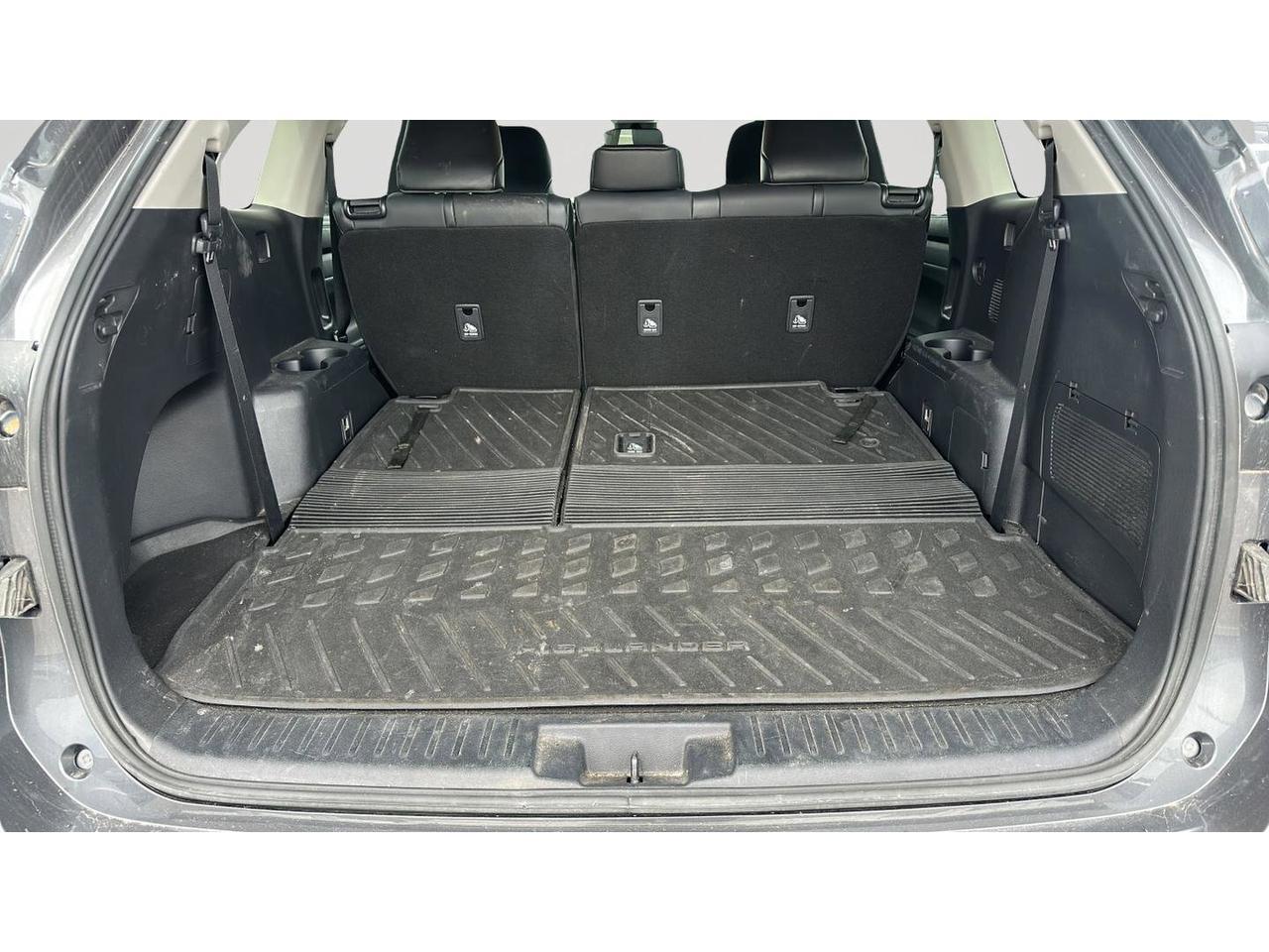 2021 Toyota Highlander XLE AWD Photo