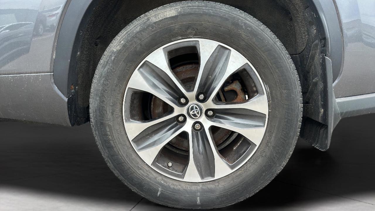 2021 Toyota Highlander XLE AWD Photo