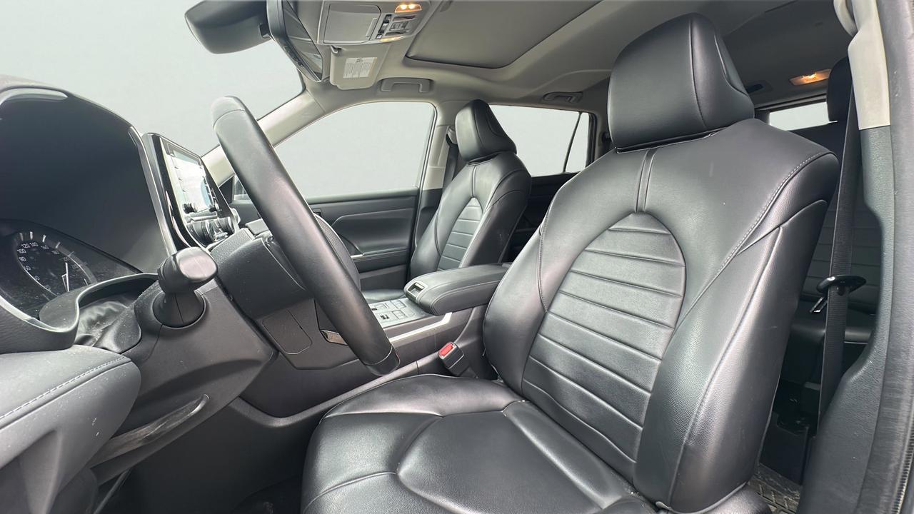 2021 Toyota Highlander XLE AWD Photo