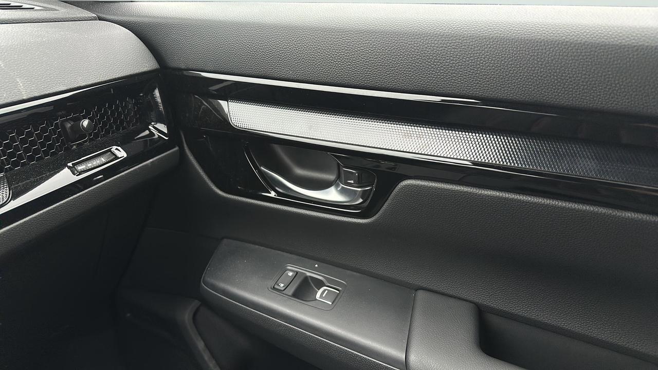 2024 Honda CR-V Hybrid Touring AWD Photo