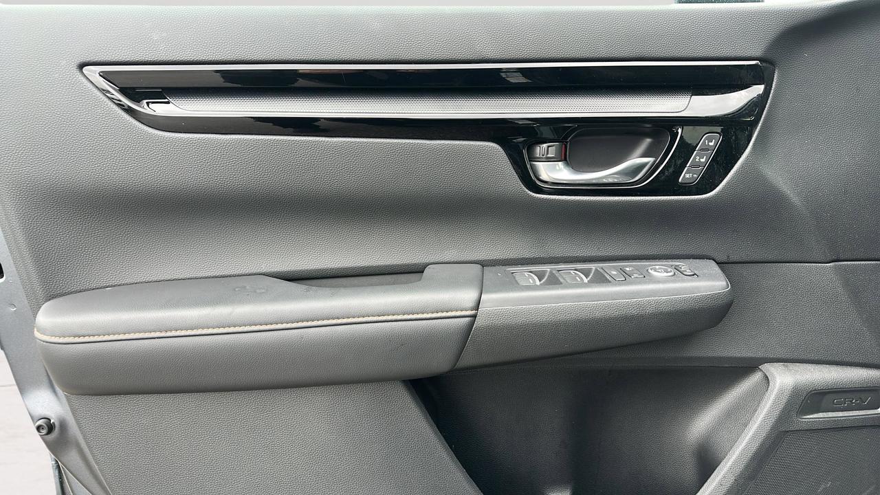 2024 Honda CR-V Hybrid Touring AWD Photo