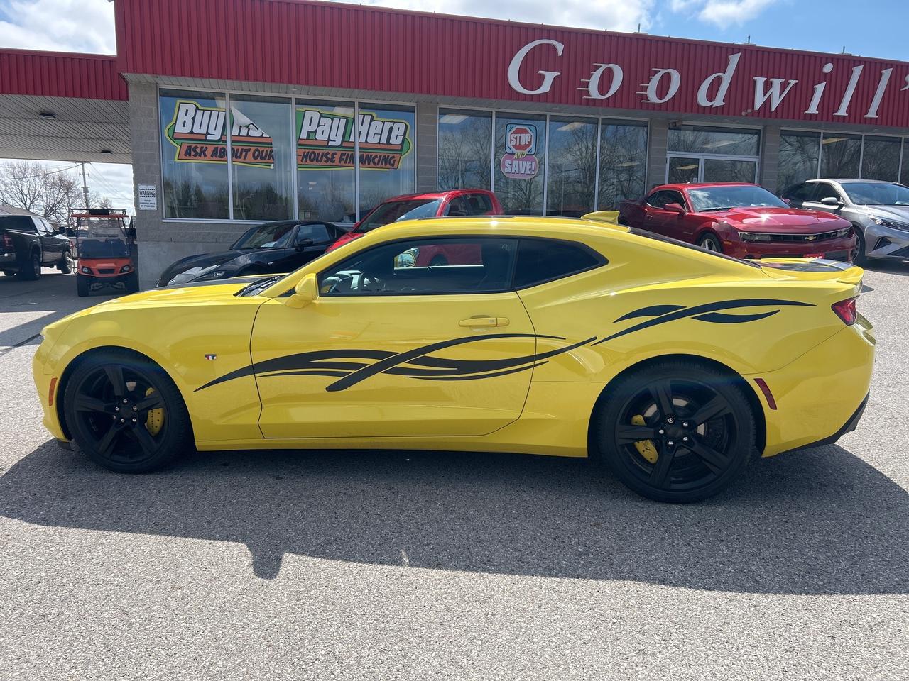 2017 Chevrolet Camaro 2LT, 6 CYL, SUNROOF, REMOTE START, CLEAN CARFAX! Photo