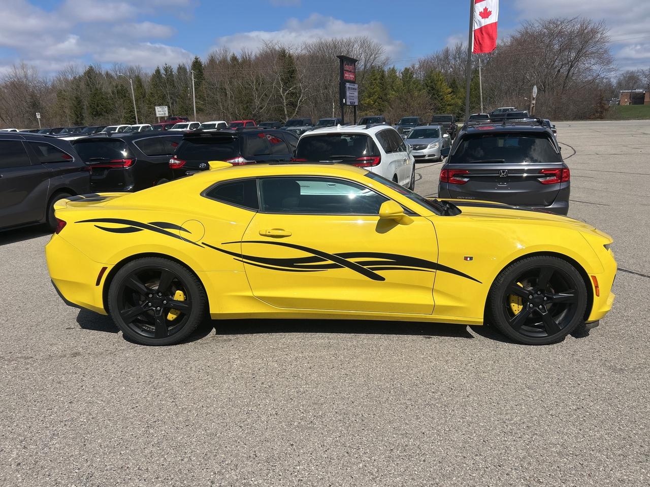 2017 Chevrolet Camaro 2LT, 6 CYL, SUNROOF, REMOTE START, CLEAN CARFAX! Photo