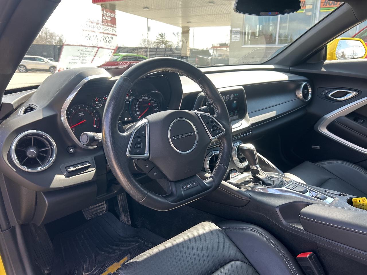 2017 Chevrolet Camaro 2LT, 6 CYL, SUNROOF, REMOTE START, CLEAN CARFAX! Photo