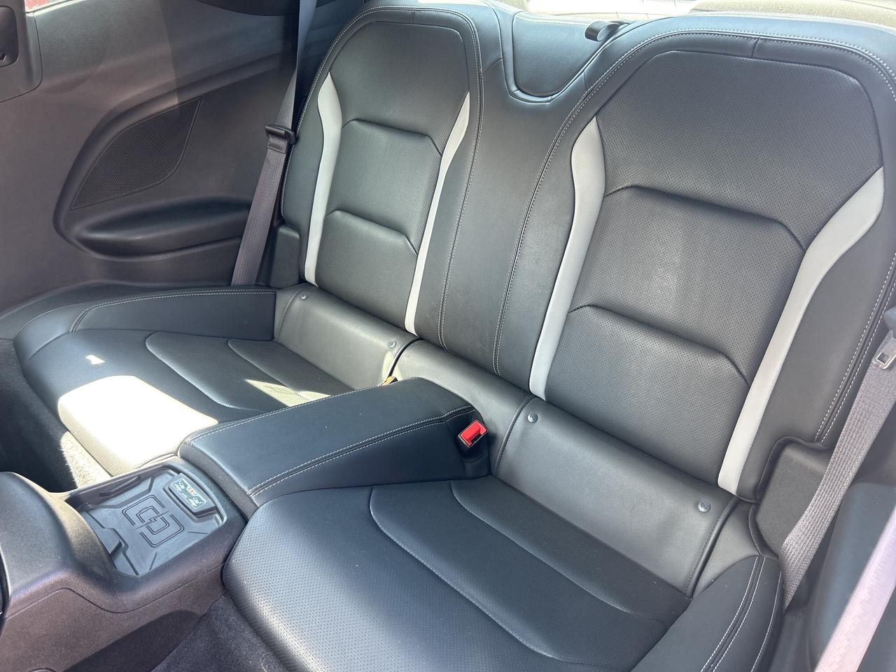 2017 Chevrolet Camaro 2LT, 6 CYL, SUNROOF, REMOTE START, CLEAN CARFAX! Photo