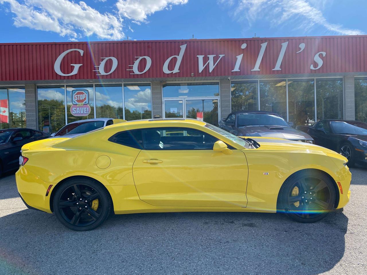 2017 Chevrolet Camaro 2LT, 6 CYL, SUNROOF, REMOTE START, CLEAN CARFAX! Photo0