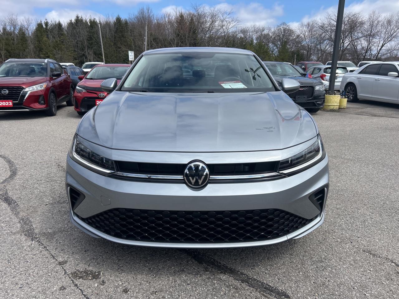 2025 Volkswagen Jetta TRENDLINE, CLEAN CARFAX, BACK UP CAMERA! Photo