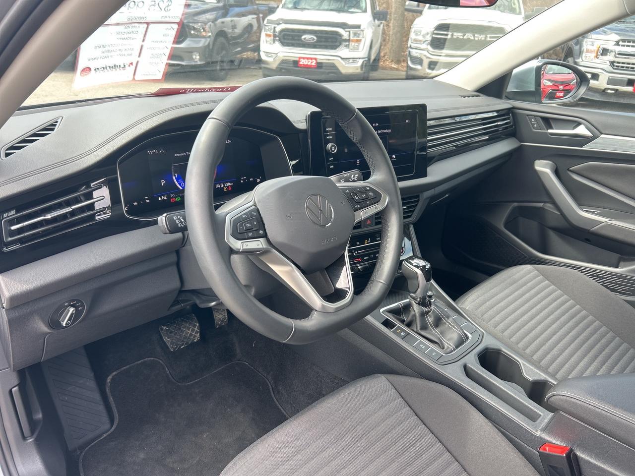 2025 Volkswagen Jetta TRENDLINE, CLEAN CARFAX, BACK UP CAMERA! Photo