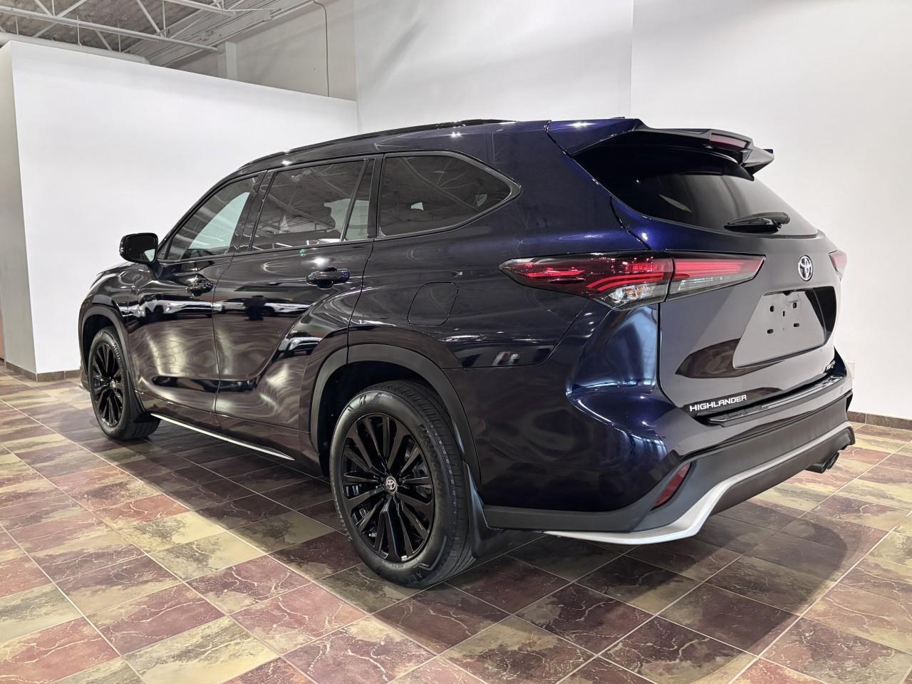 2024 Toyota Highlander XSE Photo2