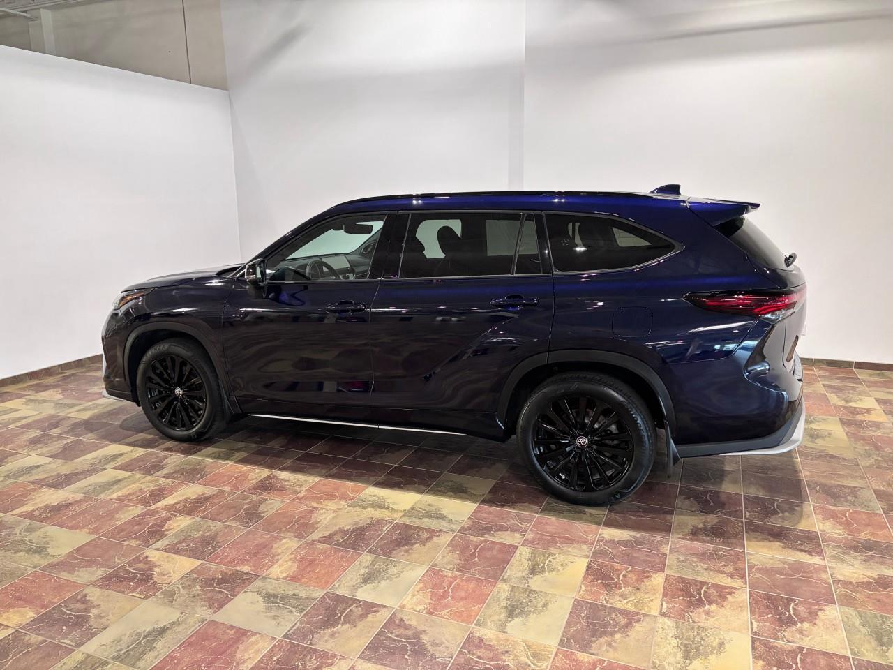 2024 Toyota Highlander XSE Photo4