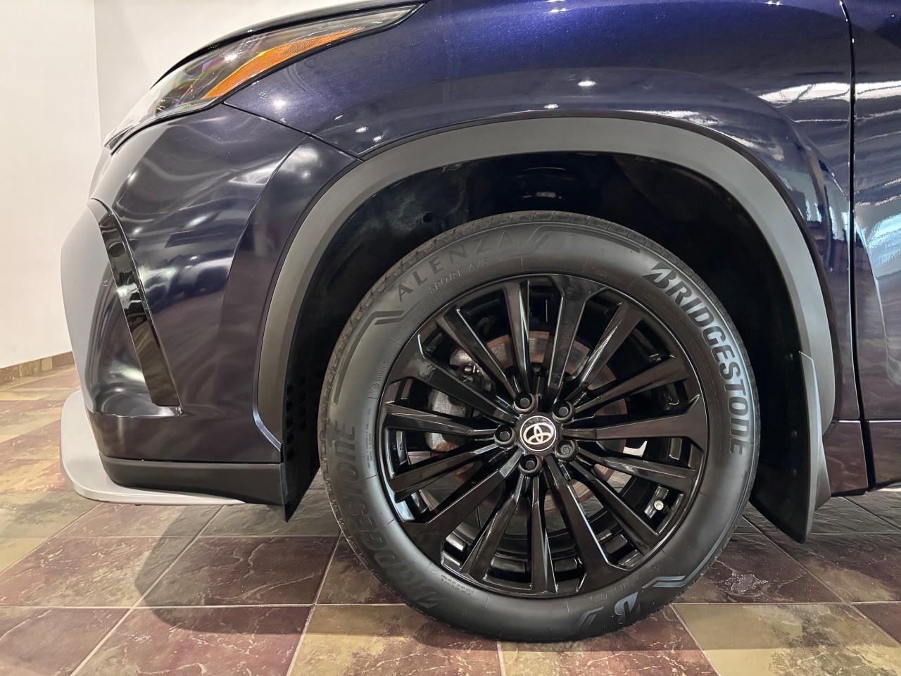 2024 Toyota Highlander XSE Photo
