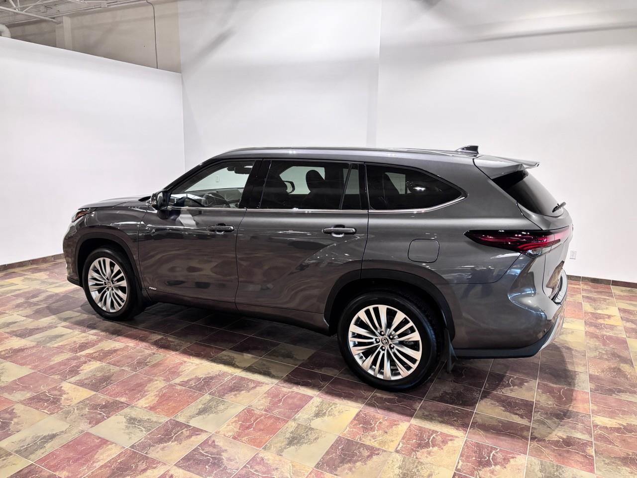 2025 Toyota Highlander Hybrid Limited Hybrid Limited Platinum Photo