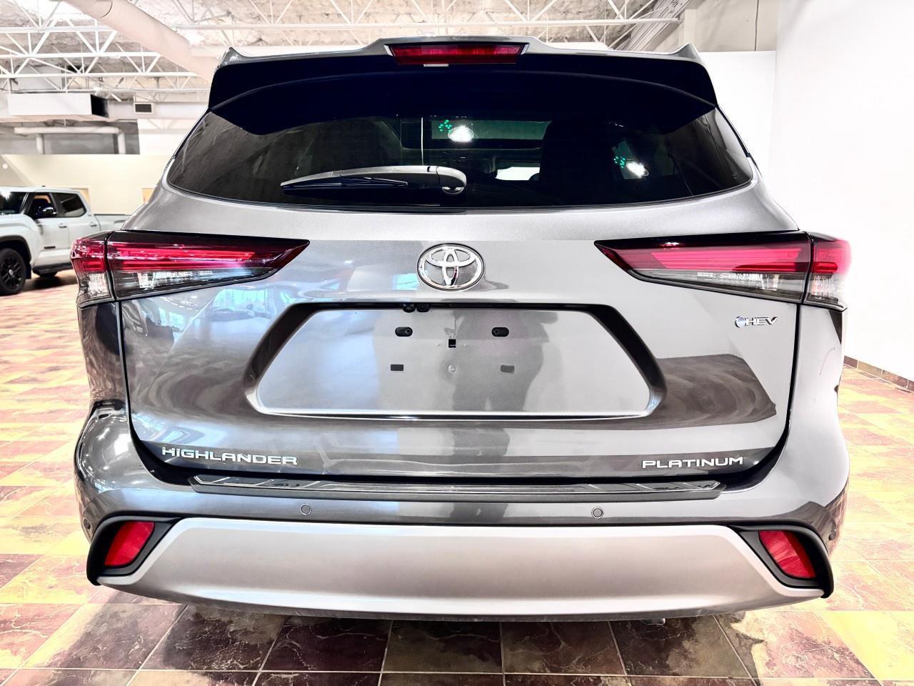 2025 Toyota Highlander Hybrid Limited Hybrid Limited Platinum Photo