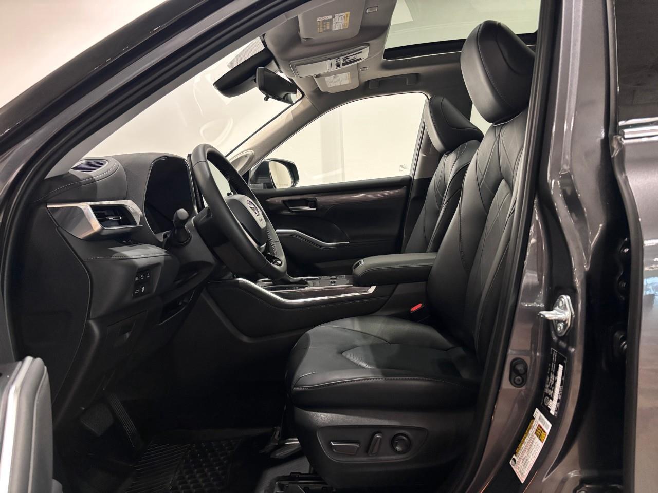 2025 Toyota Highlander Hybrid Limited Hybrid Limited Platinum Photo