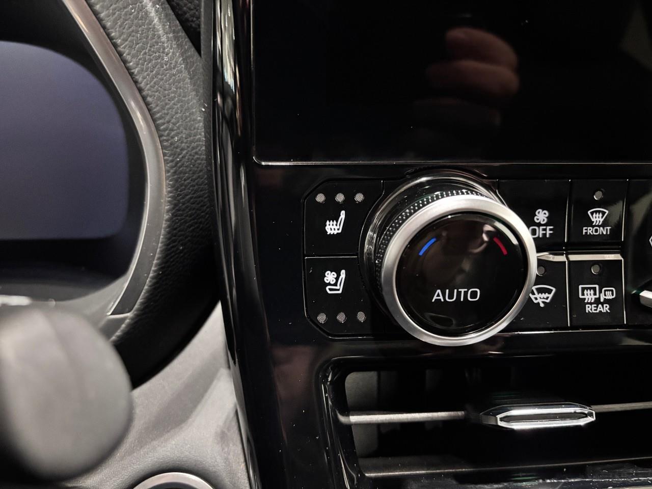 2025 Toyota Highlander Hybrid Limited Hybrid Limited Platinum Photo