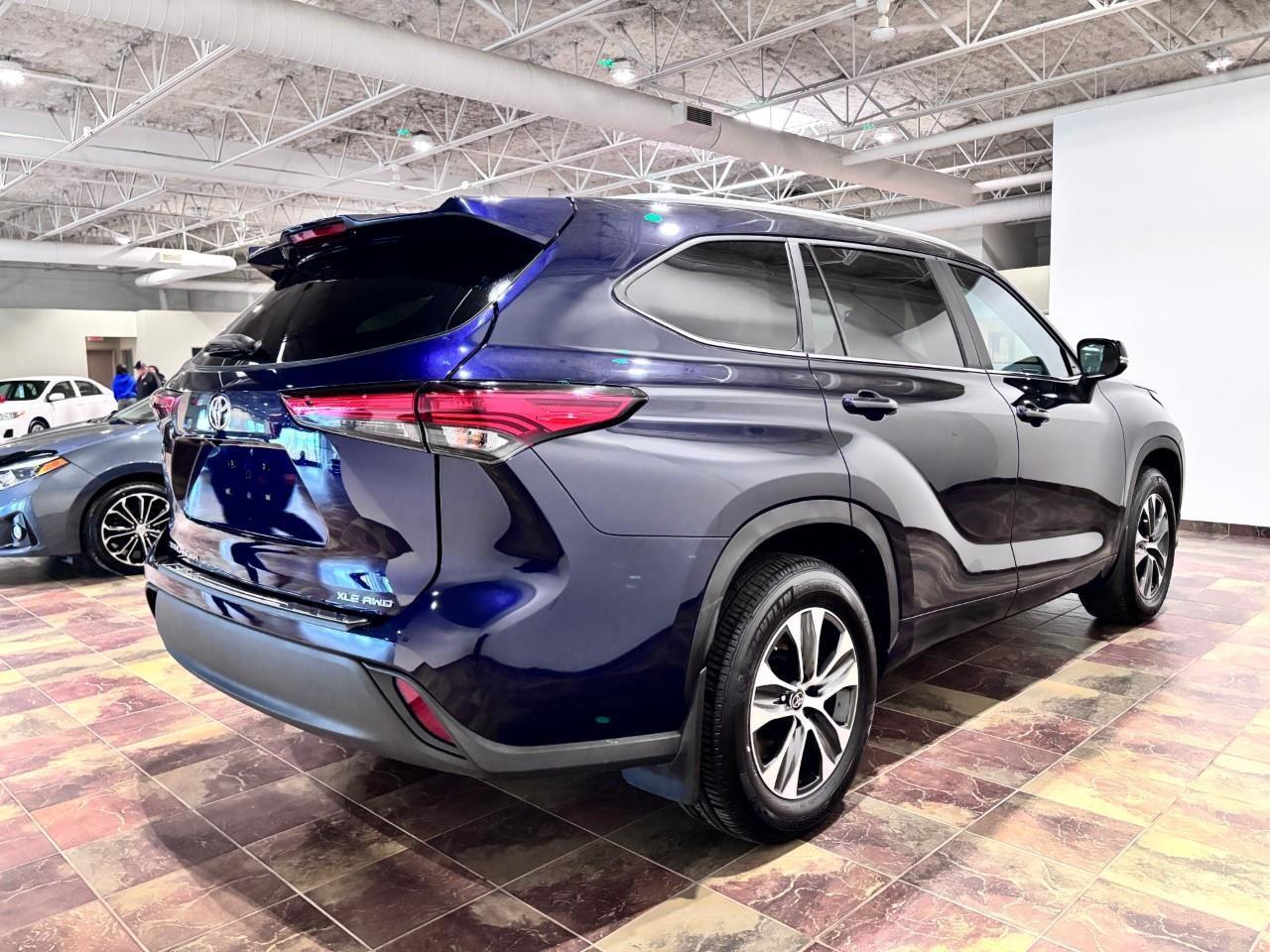 2023 Toyota Highlander XLE Photo