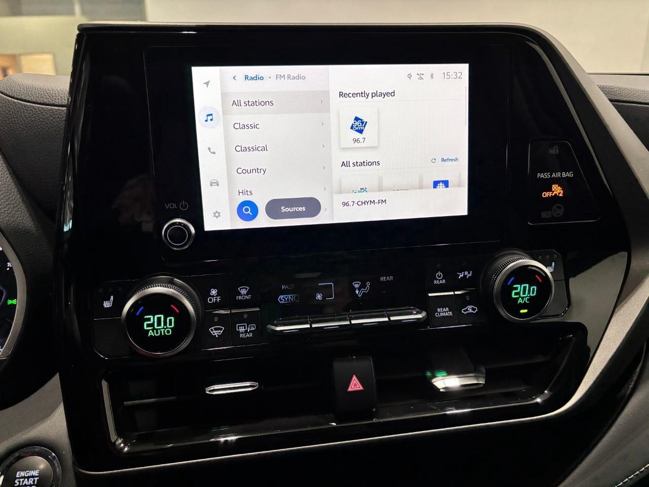 2023 Toyota Highlander XLE Photo