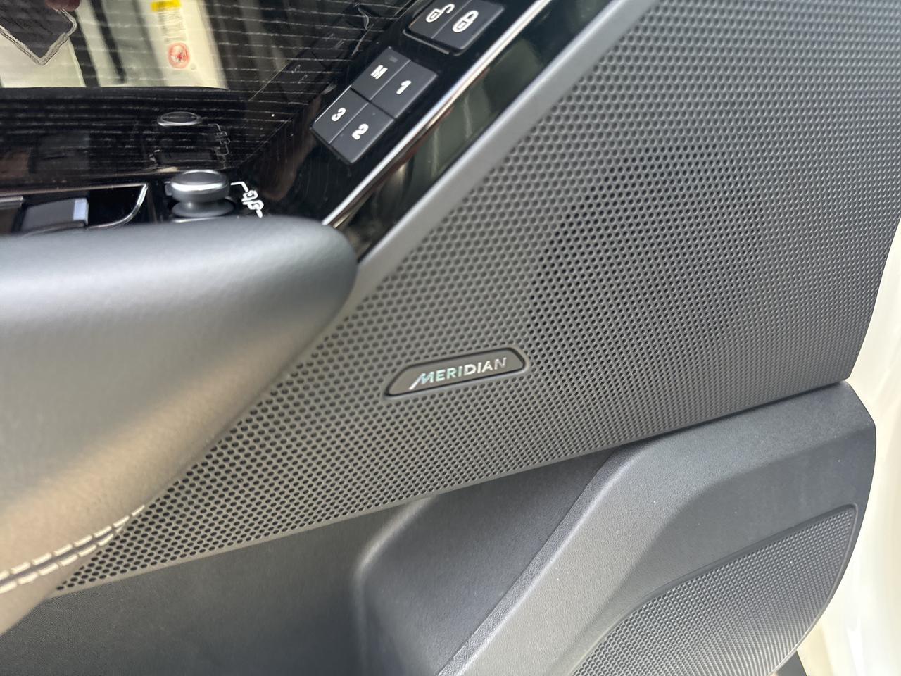 2020 Land Rover Range Rover Velar P340 R-Dynamic S Photo