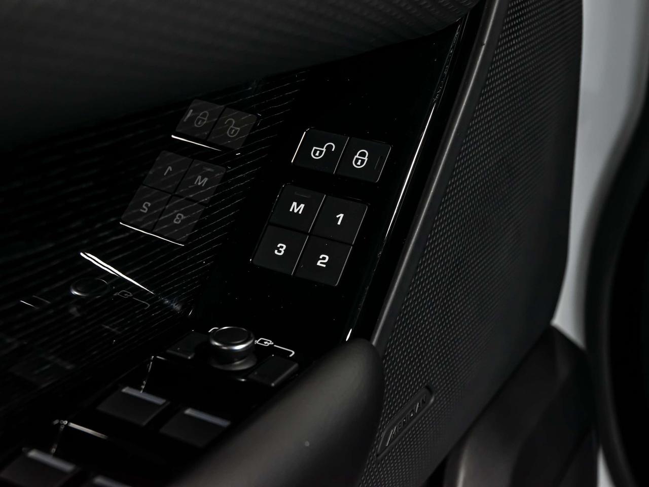2020 Land Rover Range Rover Velar V6 R-DYNAMIC S COLLISION AVOIDANCE SPOTS Photo