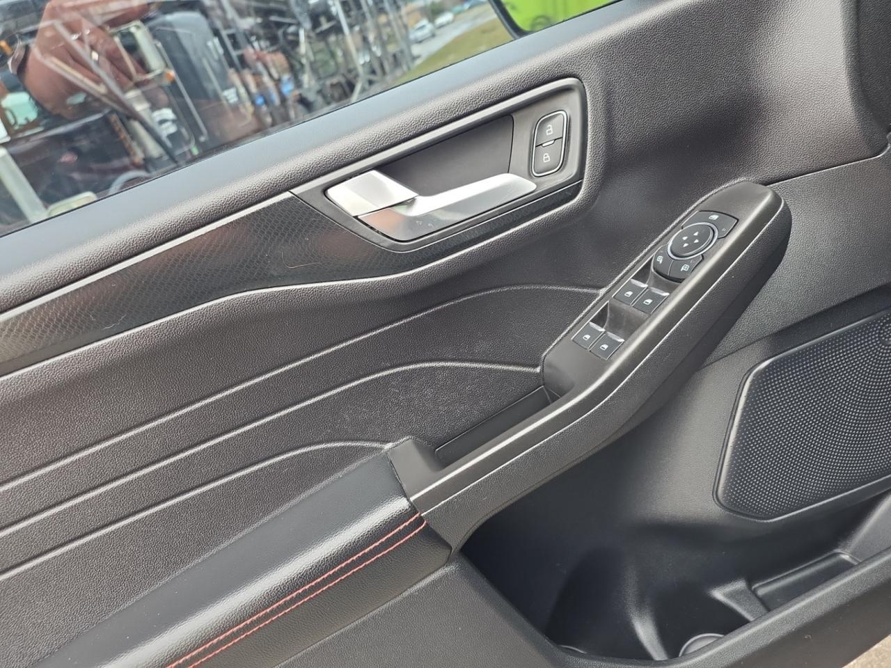 2021 Ford Escape SEL AWD * NO ACCIDENTS / PANORAMIC ROOF / FULL SER Photo