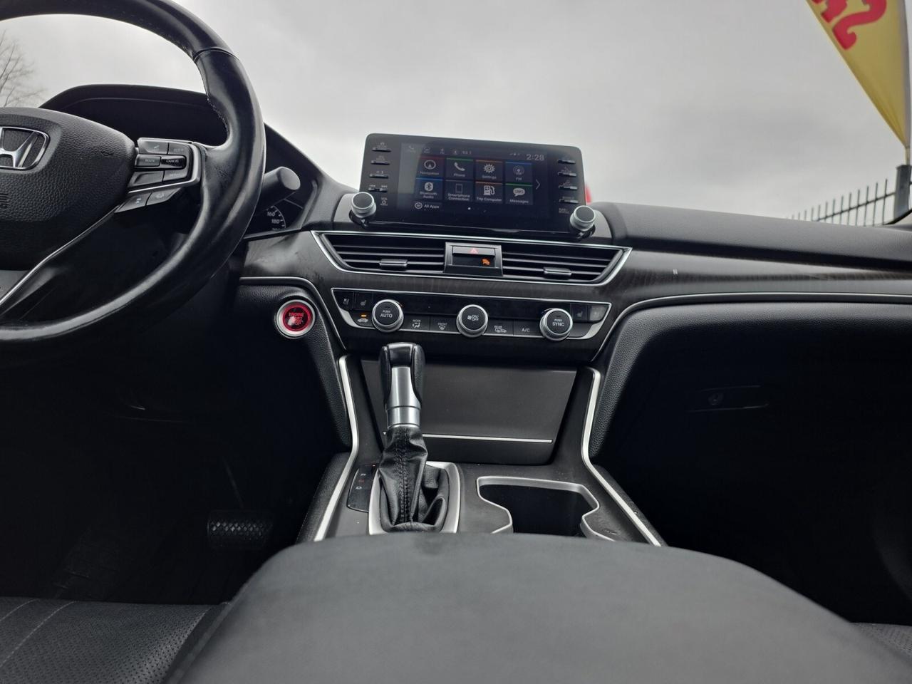 2020 Honda Accord Touring * NO ACCIDENTS / HUD / COOLED SEATS / CARP Photo