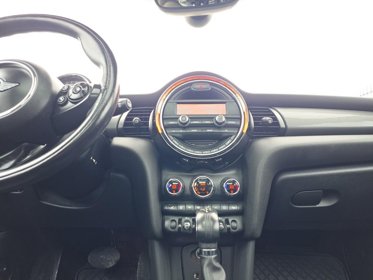 2015 MINI Cooper 5 Door AUTOMATIC / PANORAMIC ROOF / PUSH START / LEATHER Photo