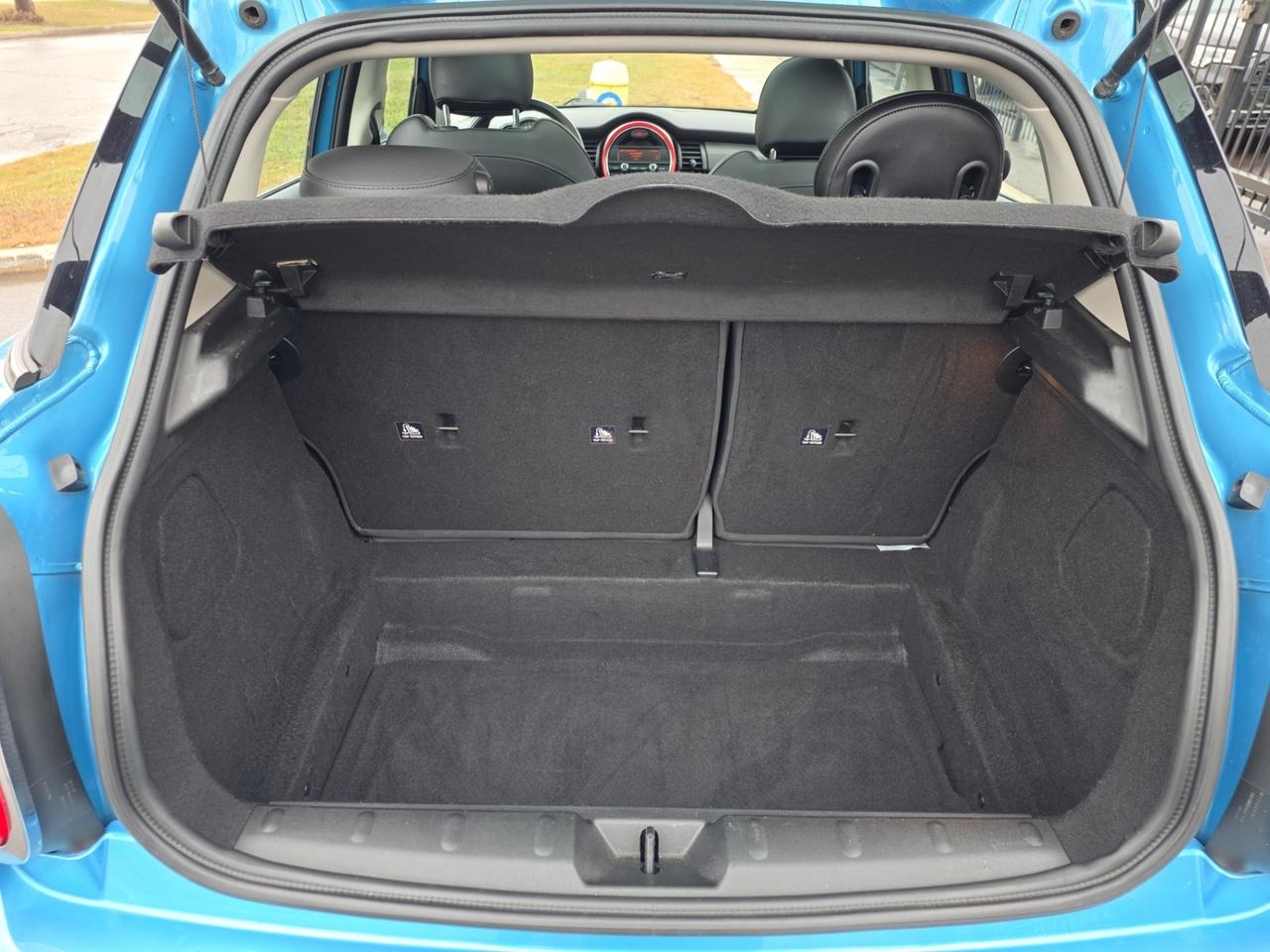 2015 MINI Cooper 5 Door AUTOMATIC / PANORAMIC ROOF / PUSH START / LEATHER Photo