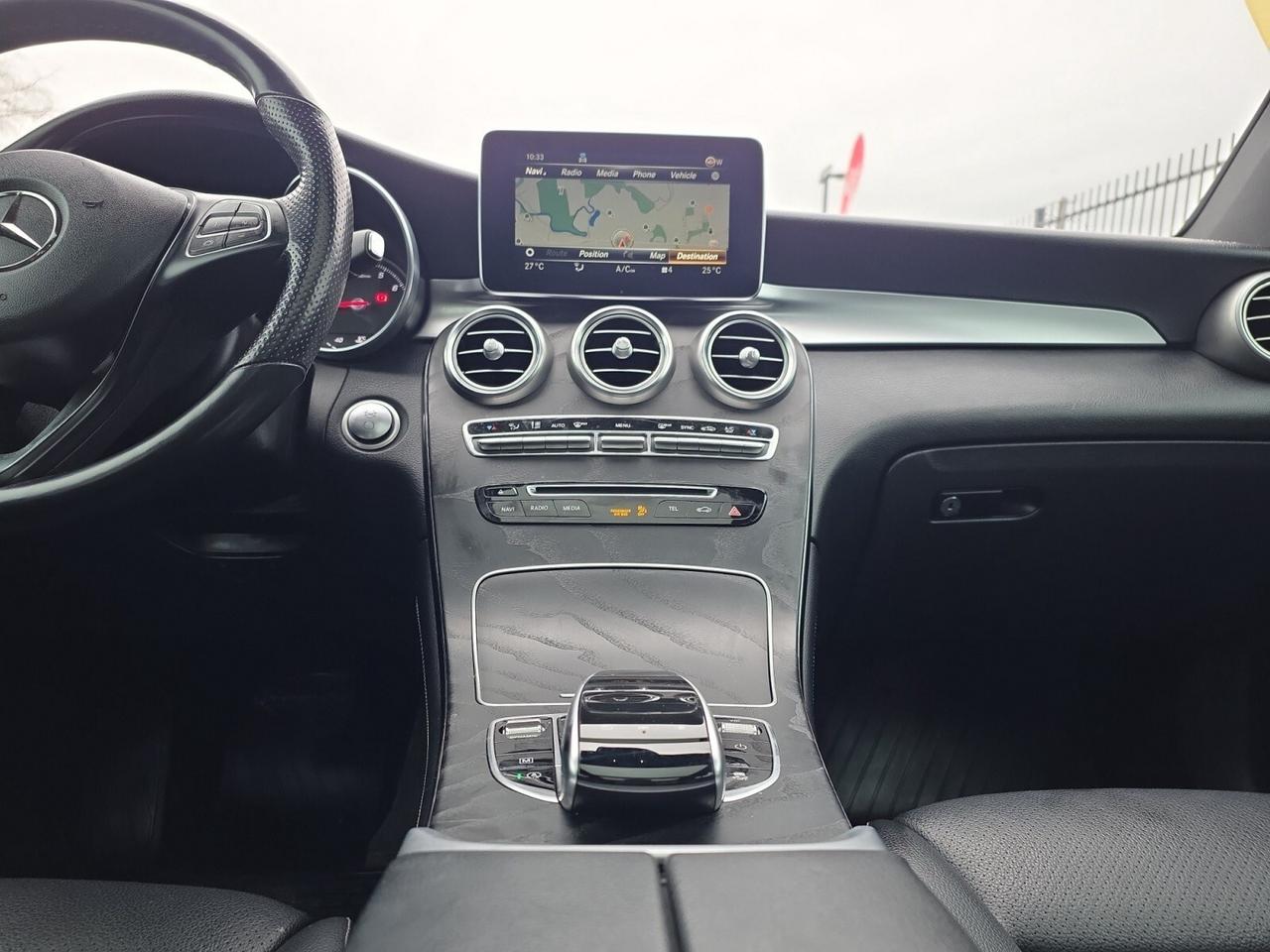 2019 Mercedes-Benz GLC-Class GLC 300 4MATIC * LOW KM / PANORAMIC ROOF / 360 CAM Photo
