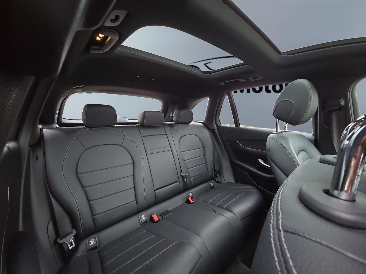 2019 Mercedes-Benz GLC-Class GLC 300 4MATIC * LOW KM / PANORAMIC ROOF / 360 CAM Photo