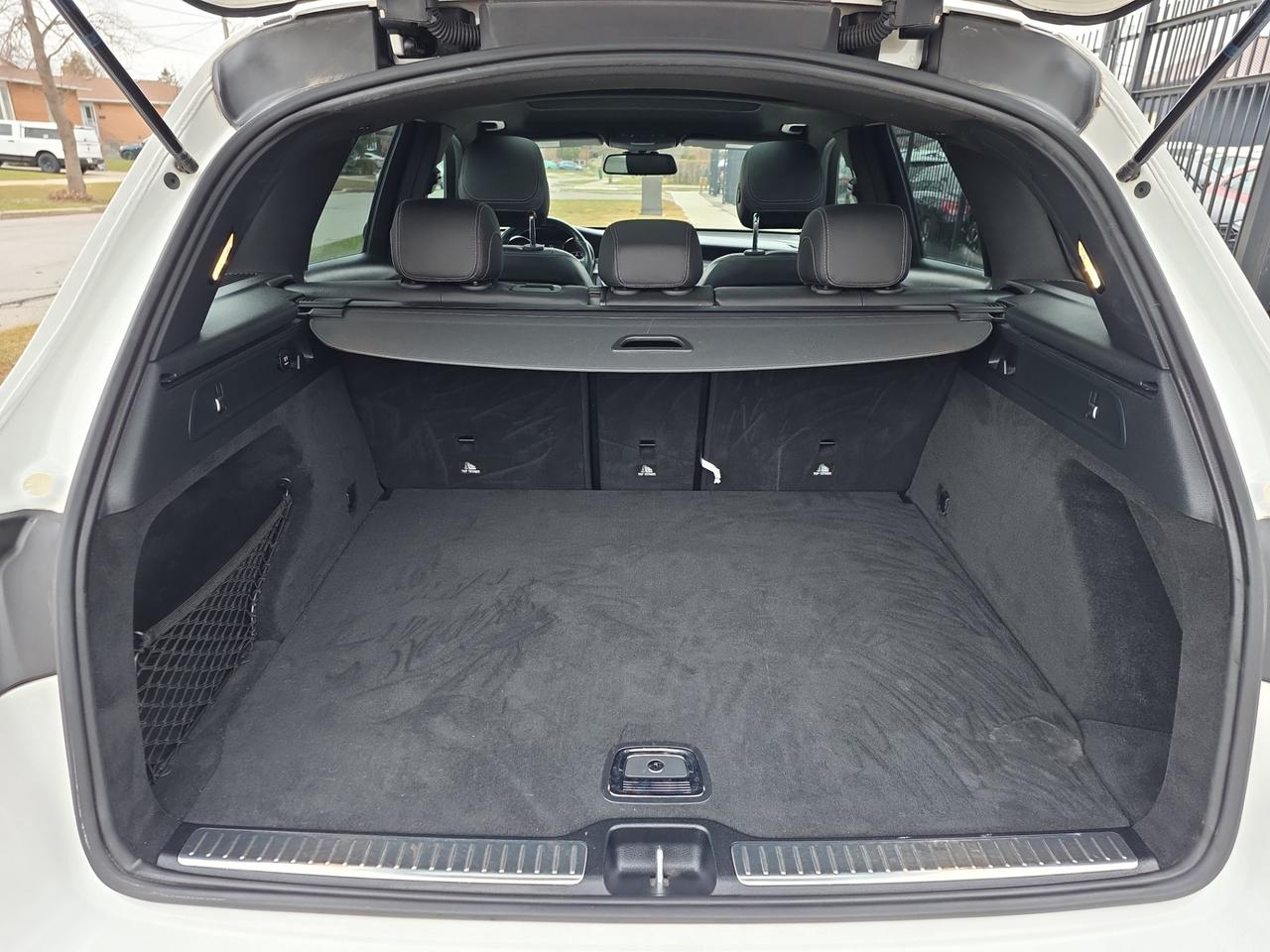 2019 Mercedes-Benz GLC-Class GLC 300 4MATIC * LOW KM / PANORAMIC ROOF / 360 CAM Photo