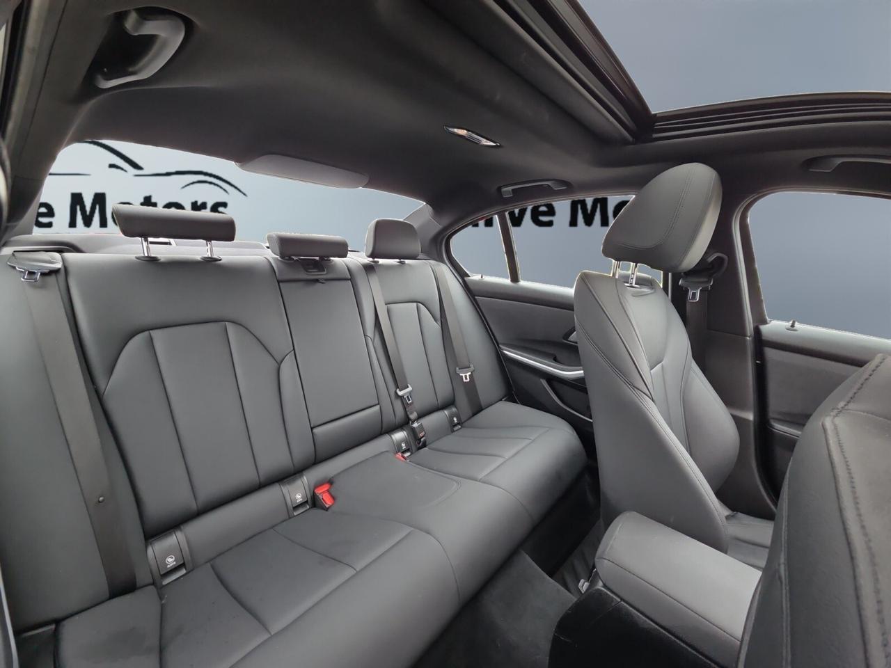 2020 BMW 3 Series 330i xDrive * NO ACCIDENTS / 1 OWNER / FULL SERVIC Photo