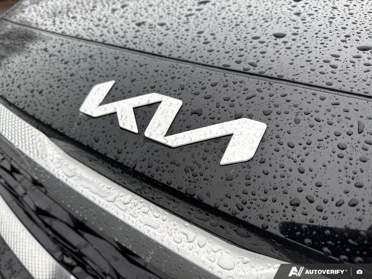 2022 Kia Seltos SX Turbo w/Black Interior BACKUP CAM   HEATED & CO Photo