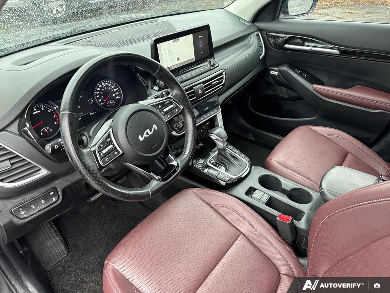 2022 Kia Seltos SX Turbo w/Black Interior BACKUP CAM   HEATED & CO Photo