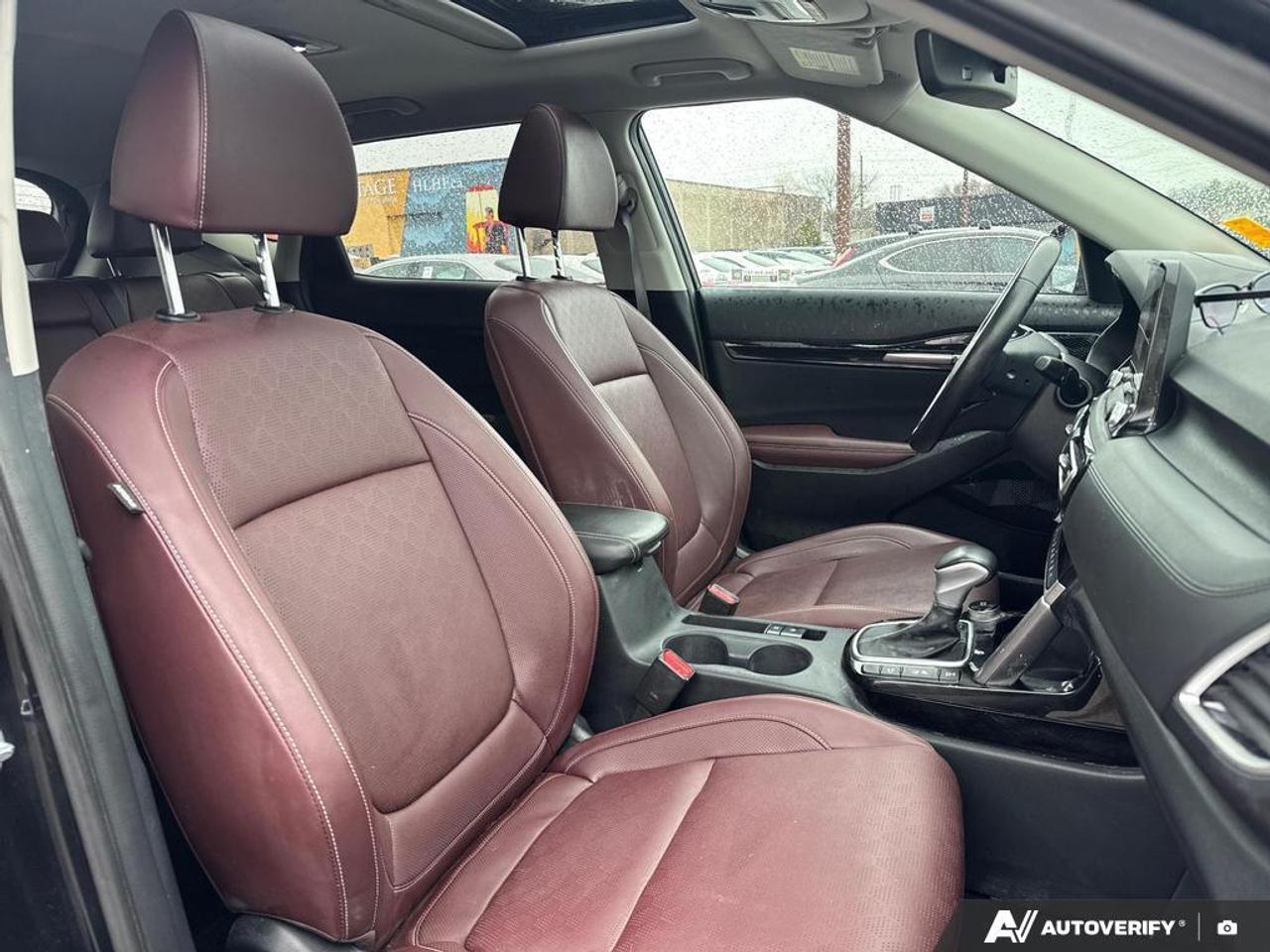 2022 Kia Seltos SX Turbo w/Black Interior BACKUP CAM   HEATED & CO Photo