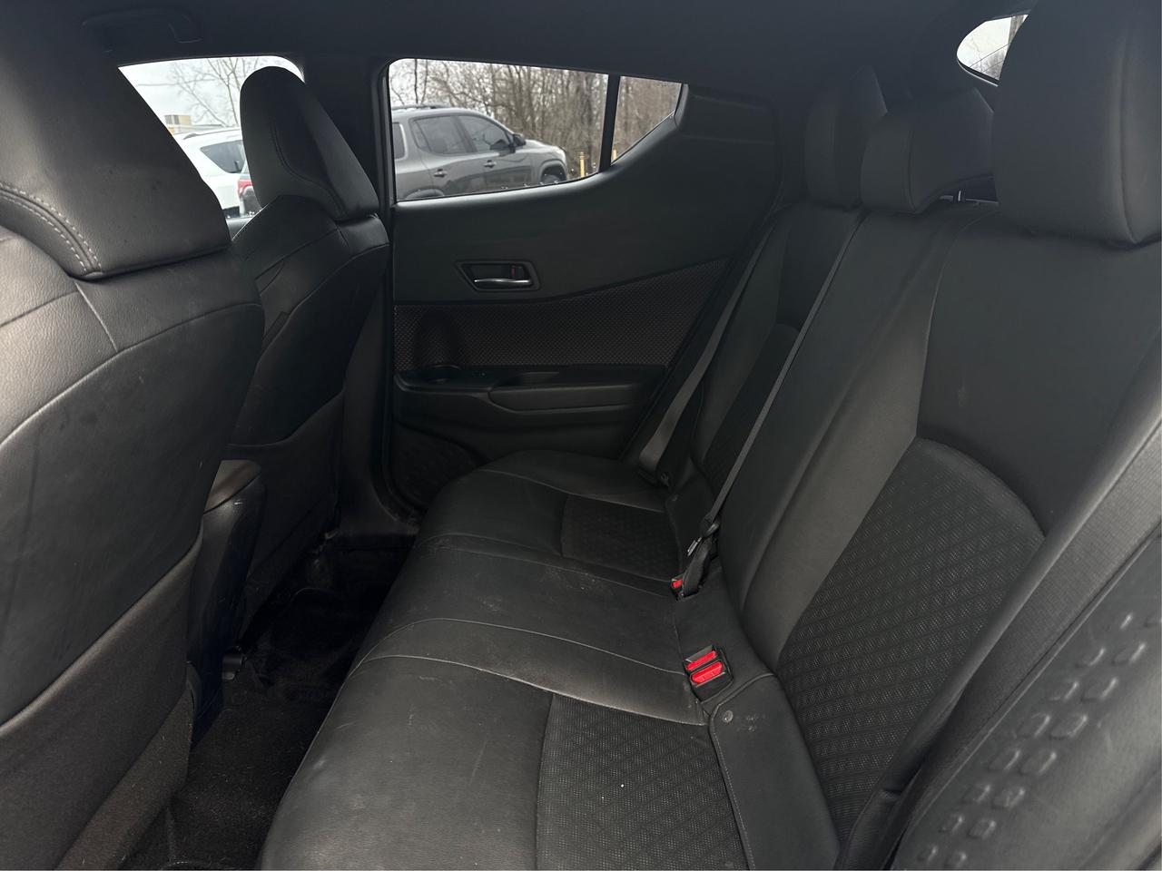 2019 Toyota C-HR LEATHER HEATED SEATS REAR CAM WE FINANCE ALL CREDT Photo