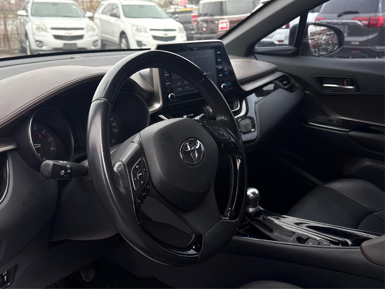 2019 Toyota C-HR LEATHER HEATED SEATS REAR CAM WE FINANCE ALL CREDT Photo