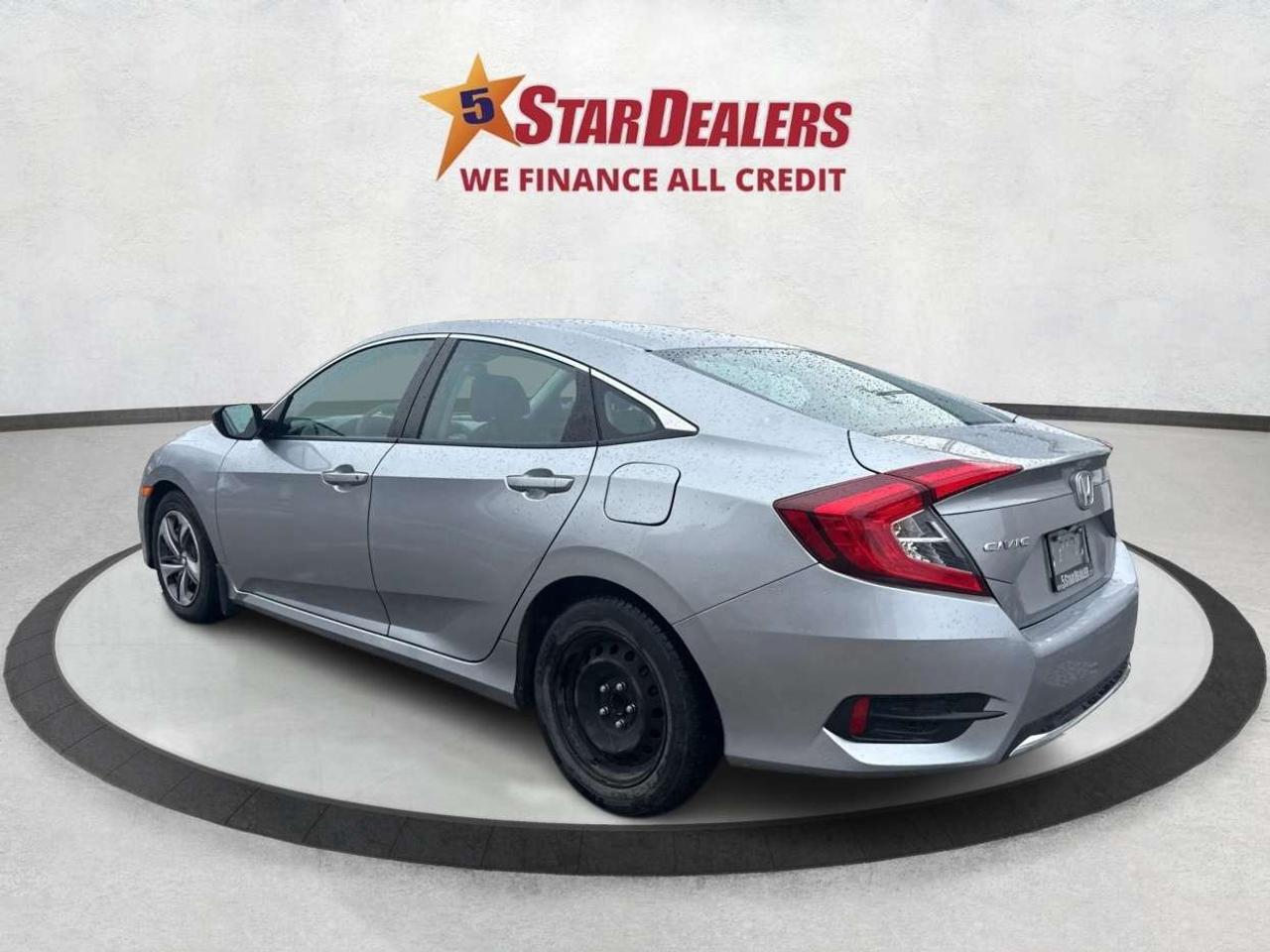 2020 Honda Civic LX CLEAN HEATED SEATS! WE FINANCE ALL CREDIT! Photo4