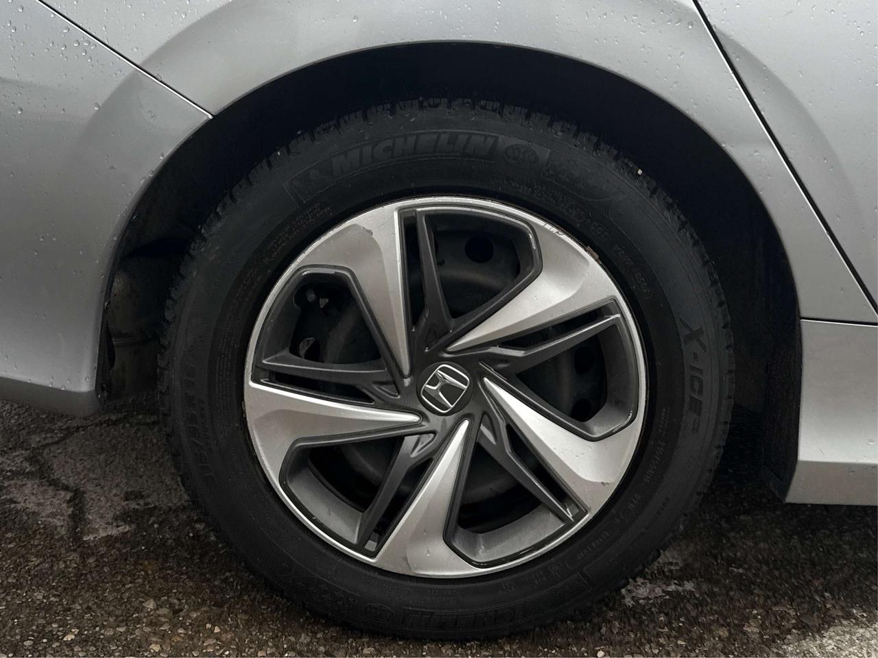 2020 Honda Civic LX CLEAN HEATED SEATS! WE FINANCE ALL CREDIT! Photo