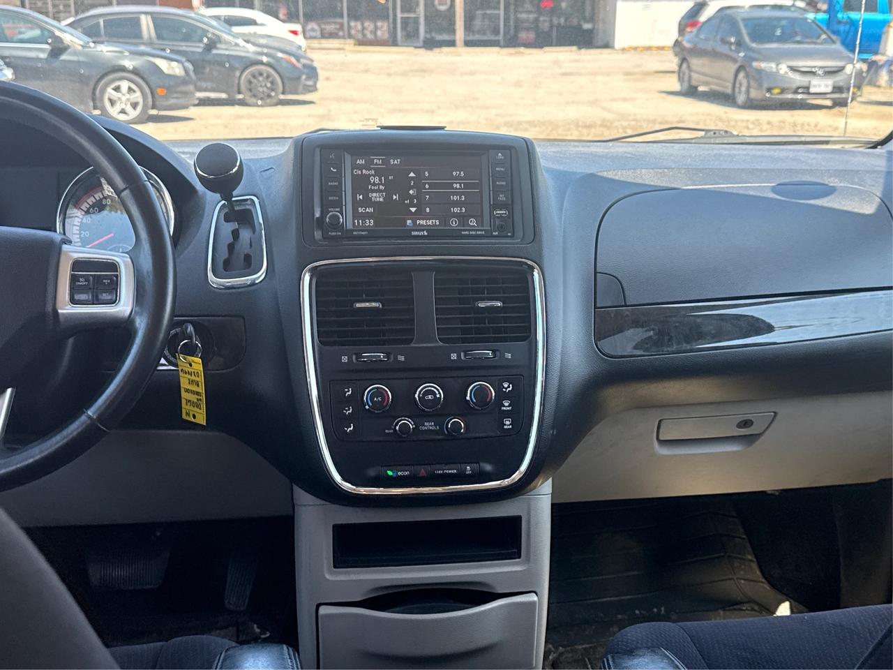 2014 Dodge Grand Caravan SXT CERTIFIED CLEAN VAN WE FINANCE ALL CREDIT Photo