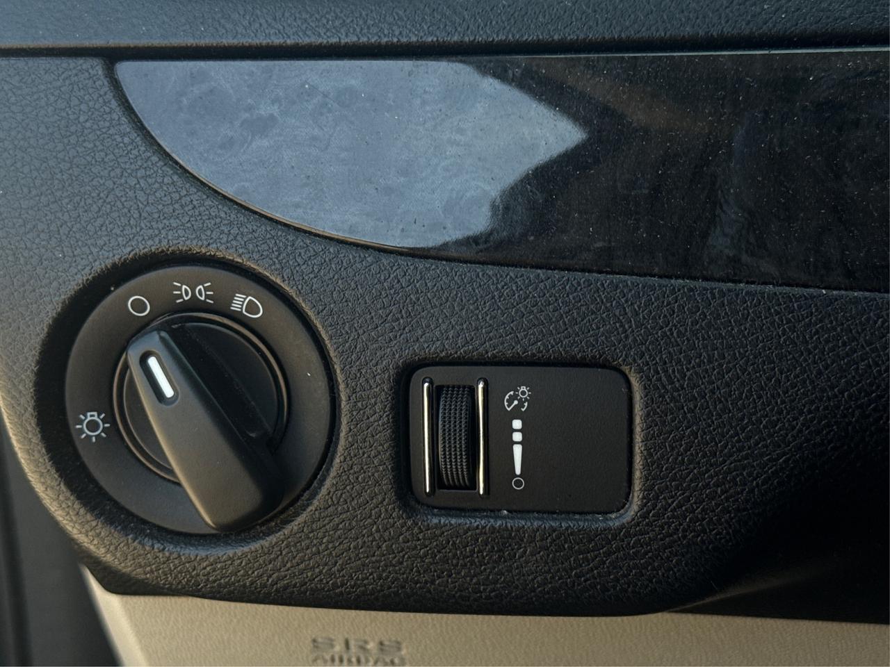2014 Dodge Grand Caravan SXT CERTIFIED CLEAN VAN WE FINANCE ALL CREDIT Photo