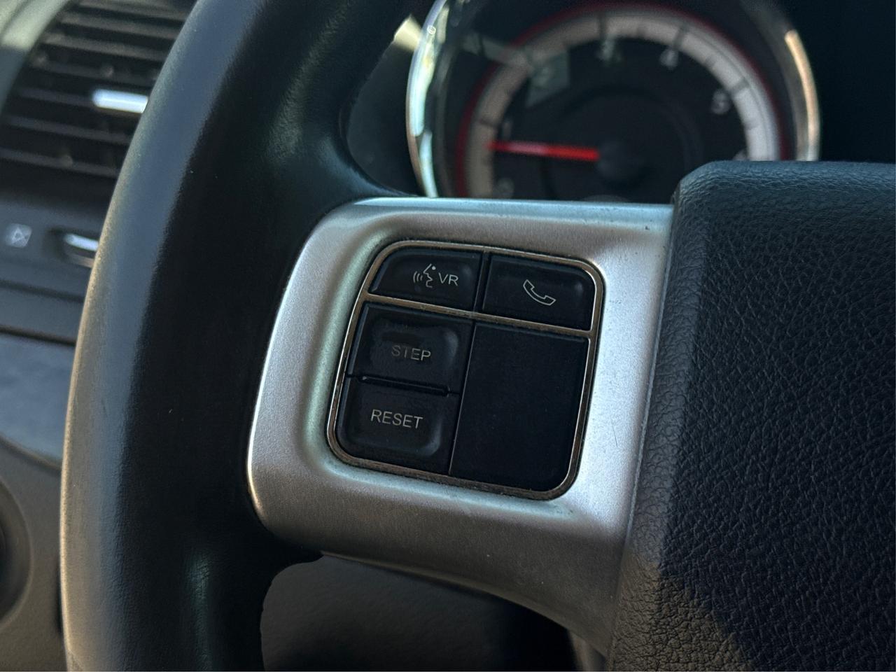 2014 Dodge Grand Caravan SXT CERTIFIED CLEAN VAN WE FINANCE ALL CREDIT Photo